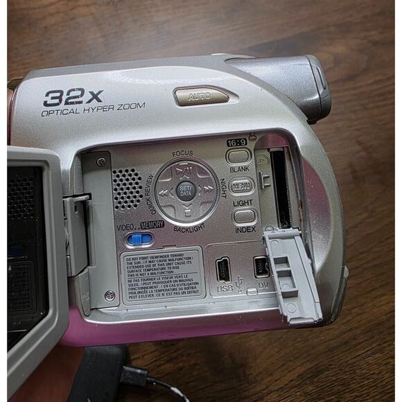 JVC Digital Video Camera GR-D395U 32X Optical Zoom Mini DV Wide Mode Silver W/ S - Picture 10 of 16